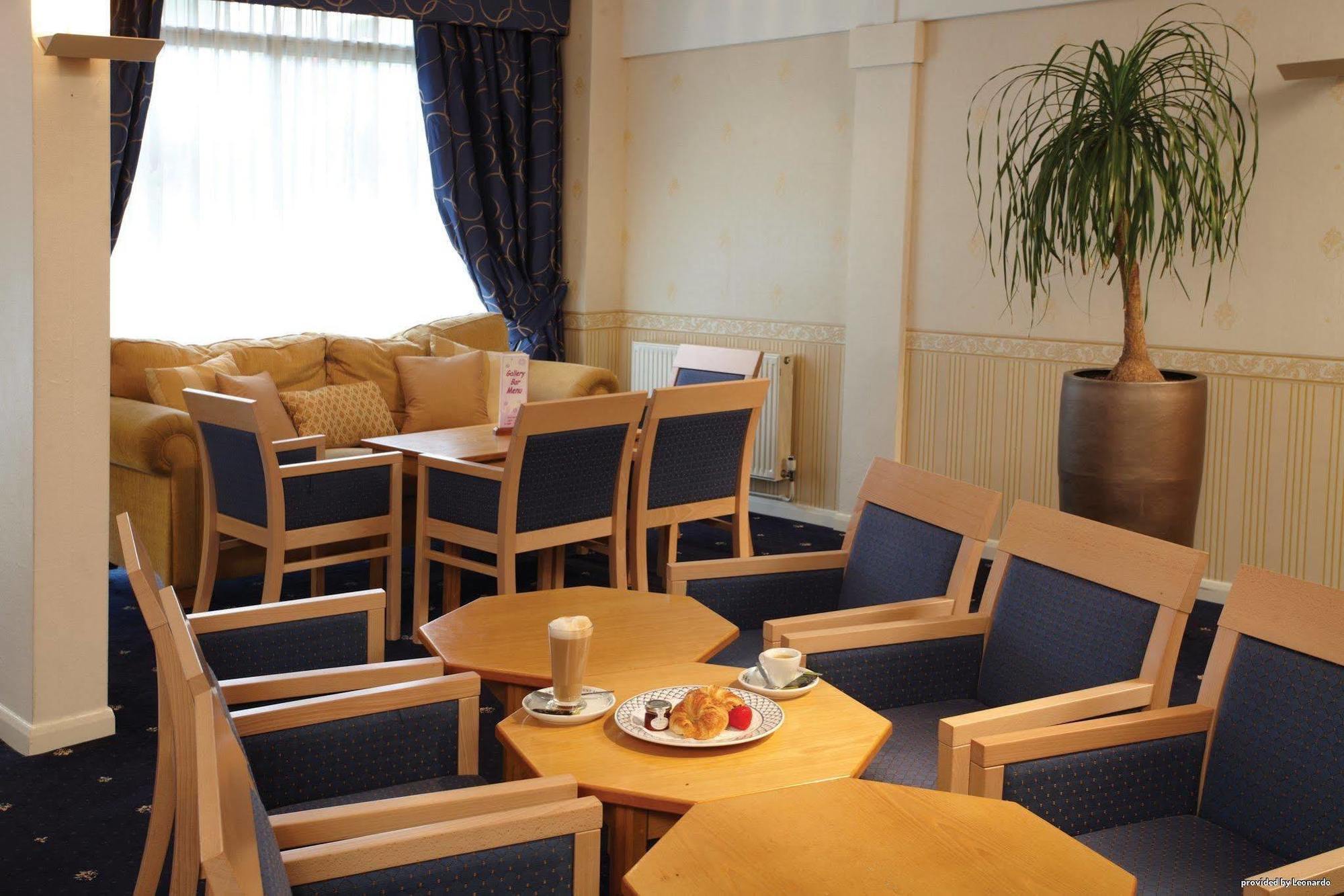 Lounge & Venue 3* Тивертон