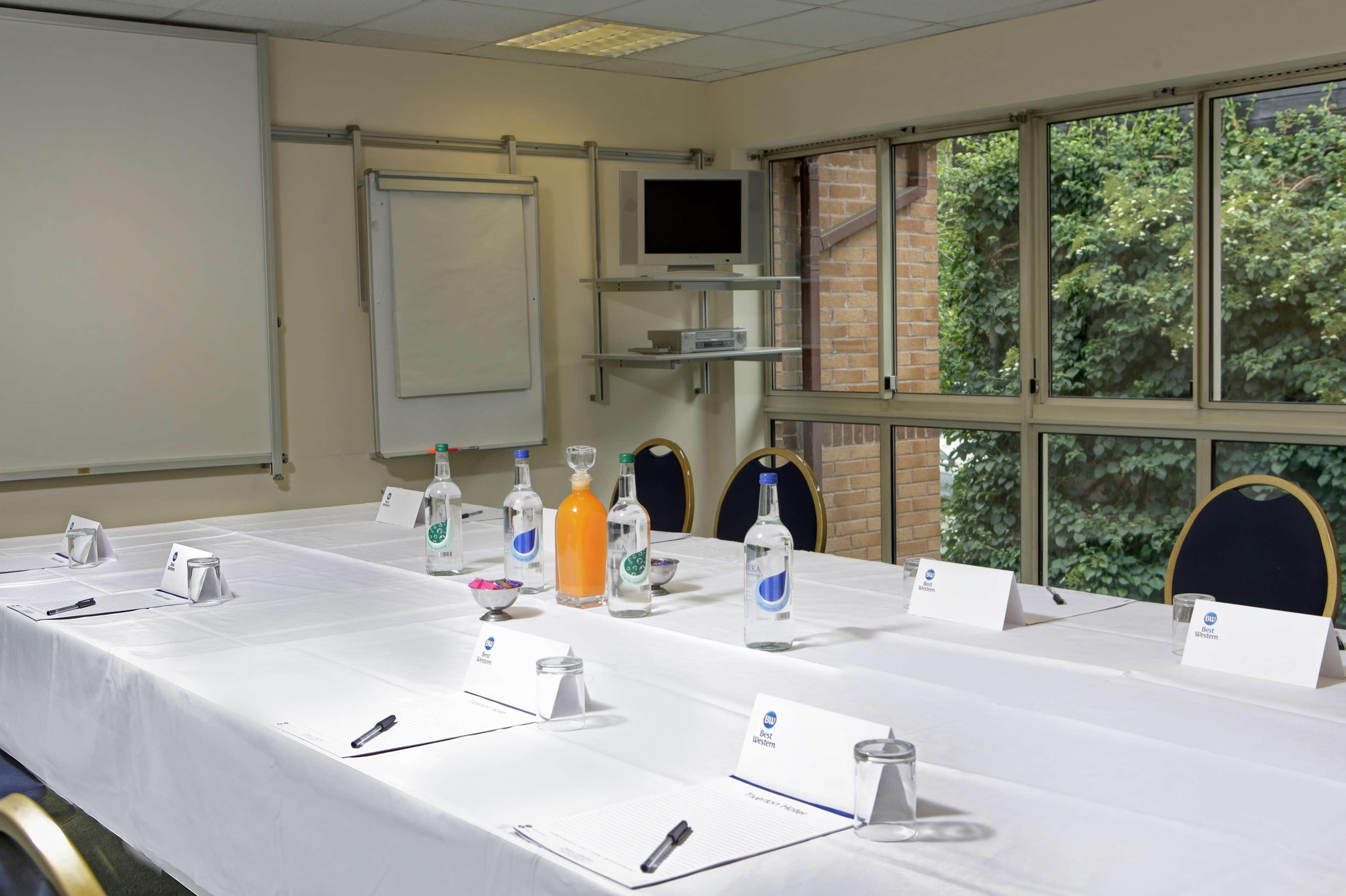 Tiverton Lounge & Venue Formerly Western 3*