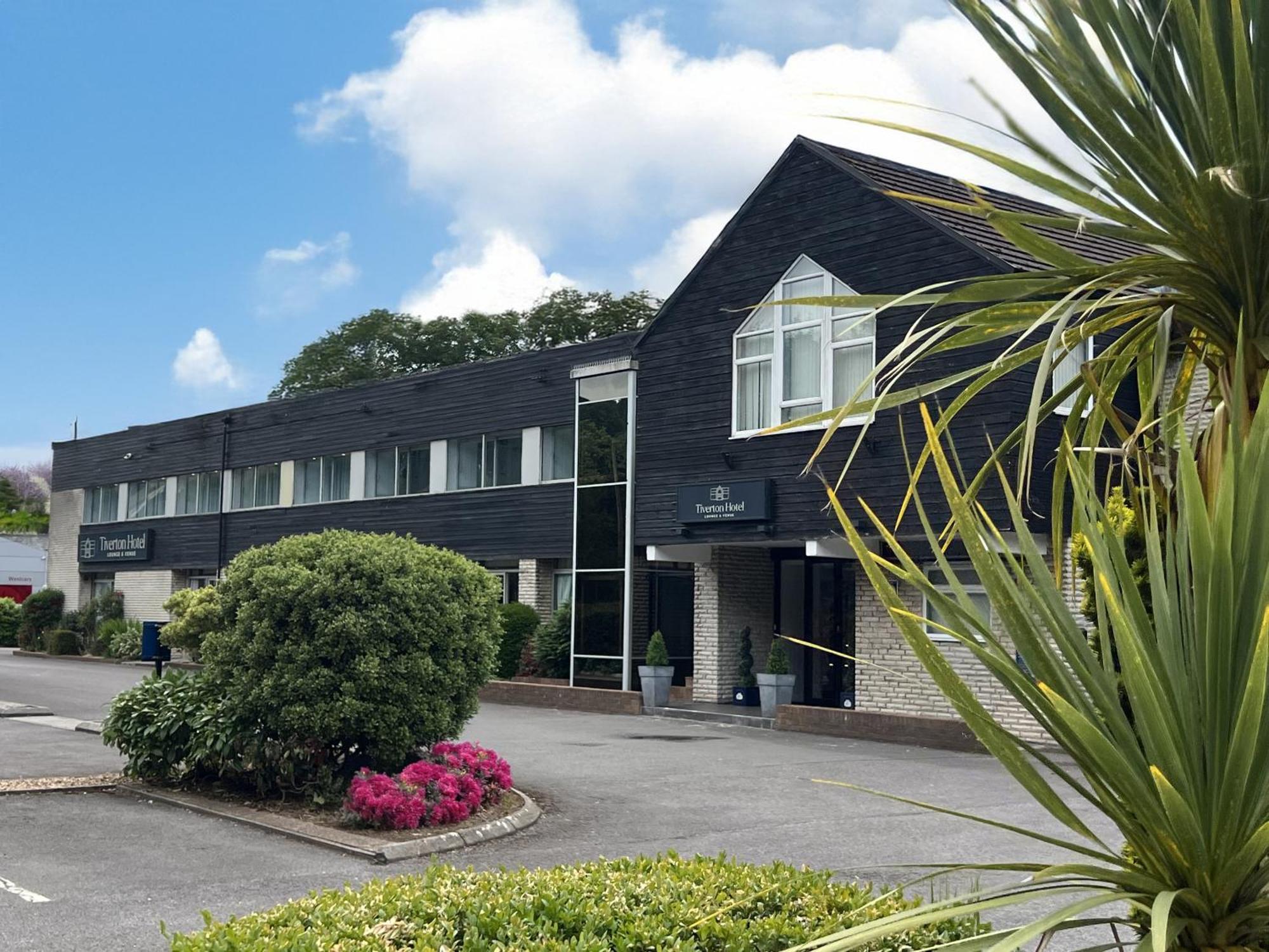 Hotel Lounge & Venue 3*